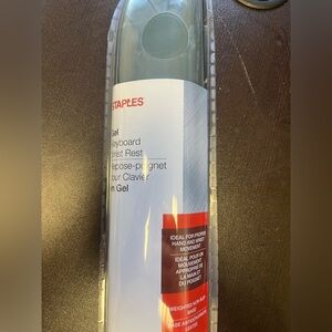 Staples Gel Keyboard Wrist Rest